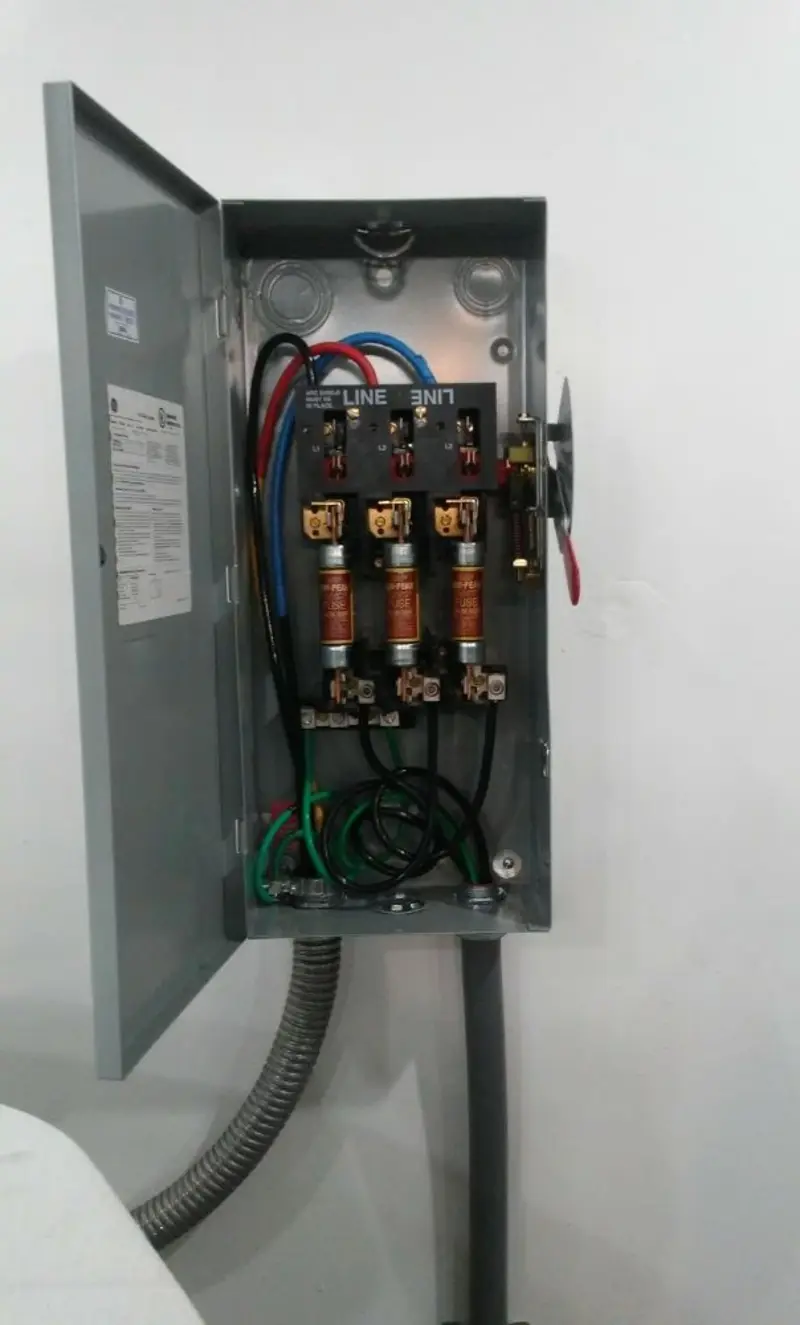 Three-phase disconnect switch installed for Smoke Detector Installation in Hartland